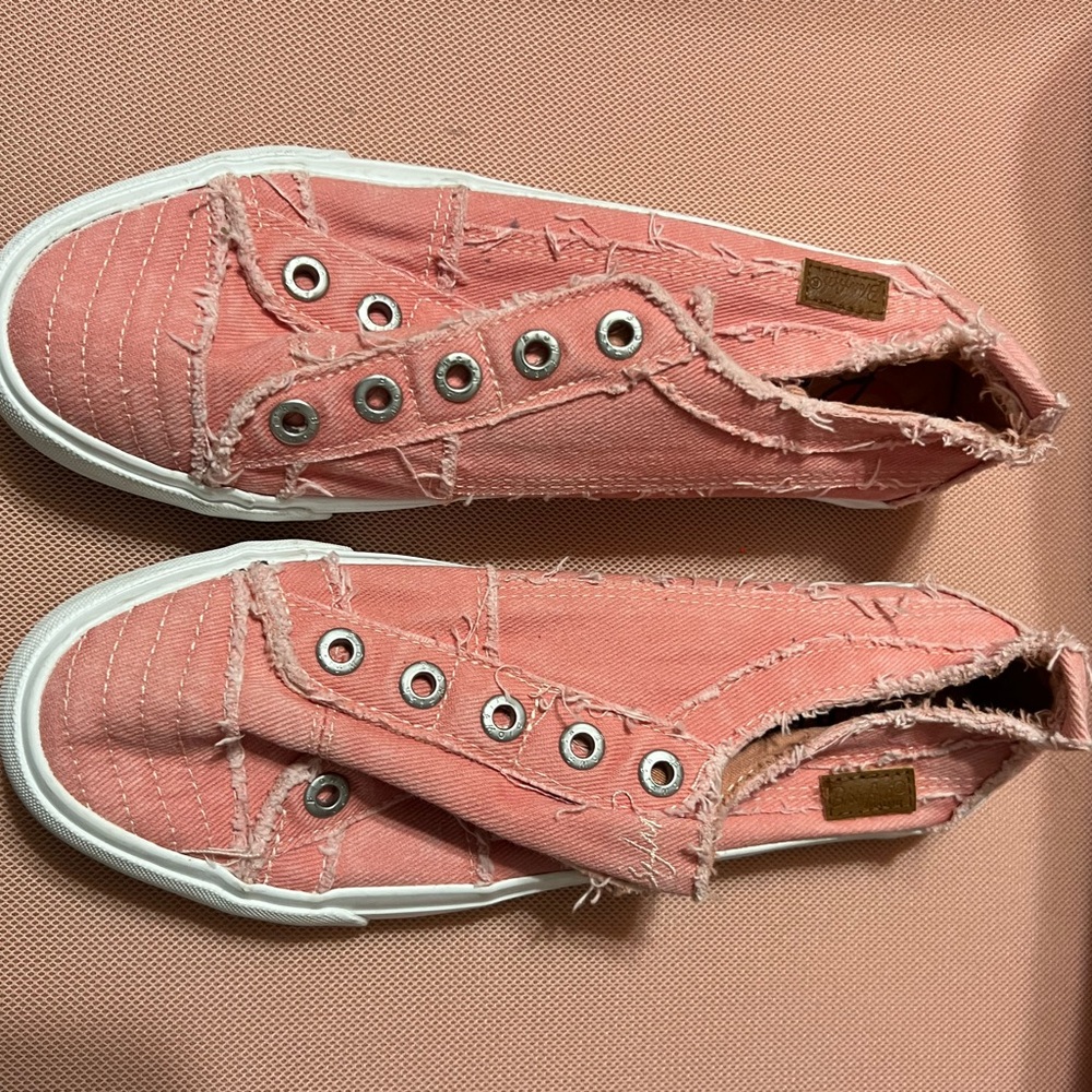 Blowfish Sneakers Womens Size 10 NWOT Coral Slip On Canvas Frayed Edge Comfort - Picture 4 of 7